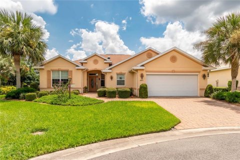 House in Ocala, Florida 3 bedrooms, 159.88 sq.m. № 1877465 - photo 1