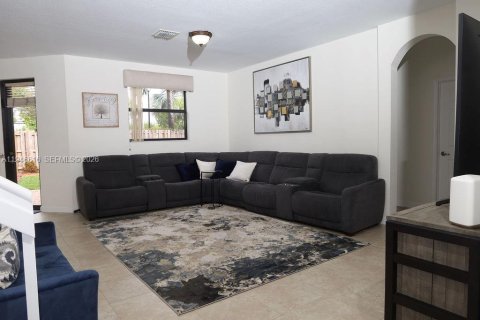 Casa en venta en Homestead, Florida, 5 dormitorios, 310.29 m2 № 2003562 - foto 9