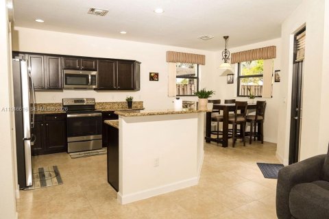 Casa en venta en Homestead, Florida, 5 dormitorios, 310.29 m2 № 2003562 - foto 7