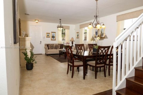 Casa en venta en Homestead, Florida, 5 dormitorios, 310.29 m2 № 2003562 - foto 4
