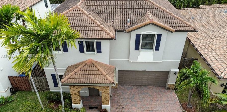 Casa en Homestead, Florida 5 dormitorios, 310.29 m2 № 2003562