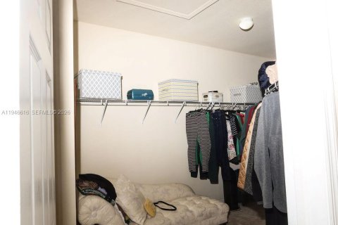 Casa en venta en Homestead, Florida, 5 dormitorios, 310.29 m2 № 2003562 - foto 12