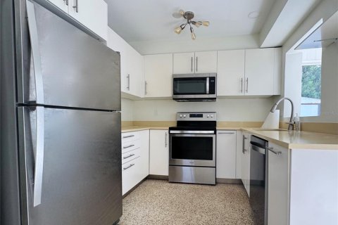 Casa en venta en Sarasota, Florida, 2 dormitorios, 79.52 m2 № 2131605 - foto 6