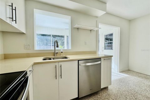 Casa en venta en Sarasota, Florida, 2 dormitorios, 79.52 m2 № 2131605 - foto 8