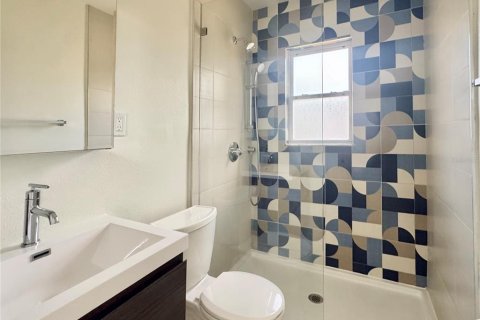 Casa en venta en Sarasota, Florida, 2 dormitorios, 79.52 m2 № 2131605 - foto 11