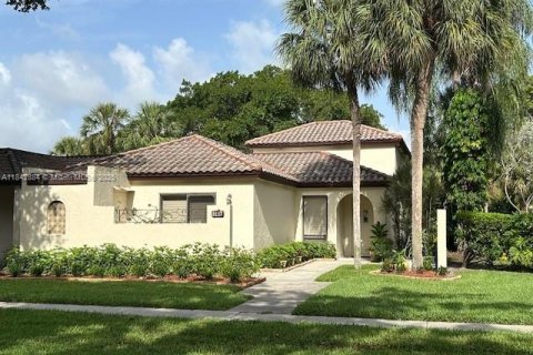 House in Boca Raton, Florida 2 bedrooms, 125.79 sq.m. № 1836248 - photo 1
