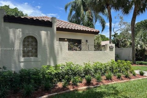 House in Boca Raton, Florida 2 bedrooms, 125.79 sq.m. № 1836248 - photo 4