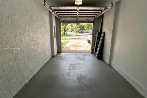 Adosado en venta en Homestead, Florida, 3 dormitorios, 155.98 m2 № 1936918 - foto 10