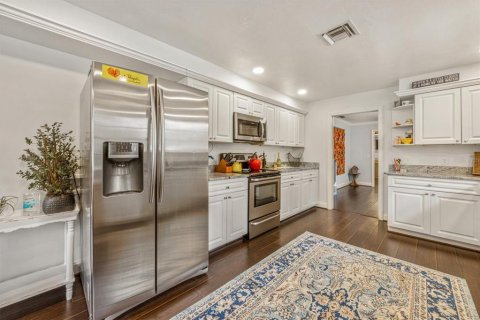 House in Bradenton, Florida 3 bedrooms, 222.78 sq.m. № 1761197 - photo 9