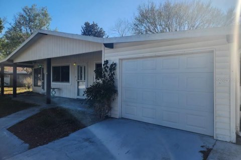 House in Ocala, Florida 2 bedrooms, 117.99 sq.m. № 2092159