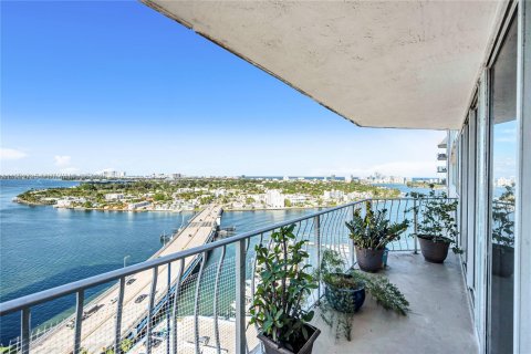 Condo à North Bay Village, Floride, 2 chambres  № 2016463