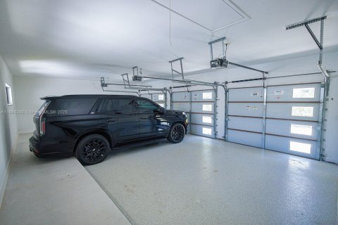 Casa en venta en Miami, Florida, 6 dormitorios, 567.82 m2 № 1945783 - foto 26