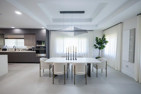Casa en venta en Miami, Florida, 6 dormitorios, 567.82 m2 № 1945783 - foto 14