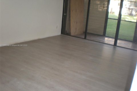 Condominio en alquiler en Hollywood, Florida, 2 dormitorios, 79.71 m2 № 1955243 - foto 7