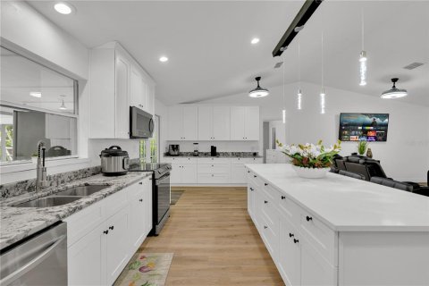 Casa en venta en Kissimmee, Florida, 3 dormitorios, 184.5 m2 № 1838379 - foto 11