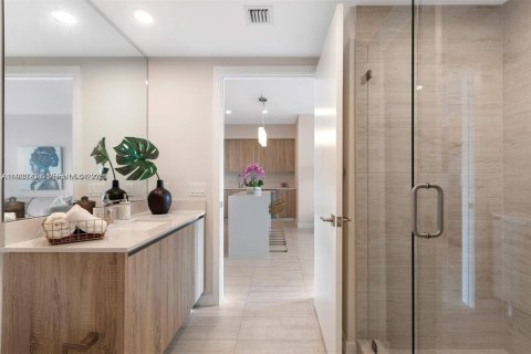 Condo in Miami, Florida, 1 bedroom  № 1991084 - photo 28