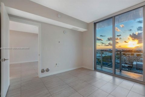 Condo in Miami, Florida, 1 bedroom  № 1991084 - photo 19