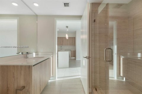 Condo in Miami, Florida, 1 bedroom  № 1991084 - photo 15