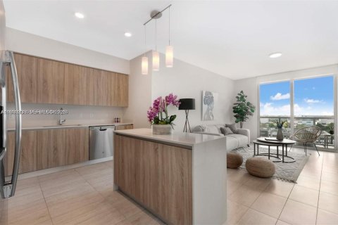 Condo in Miami, Florida, 1 bedroom  № 1991084 - photo 9
