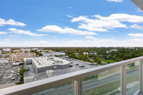 Condo in Miami, Florida, 1 bedroom  № 1991084 - photo 17