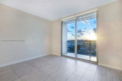 Condo in Miami, Florida, 1 bedroom  № 1991084 - photo 20