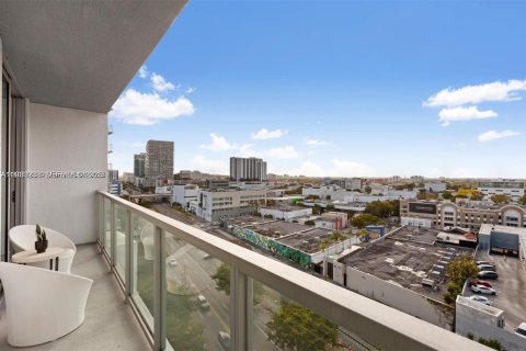 Condo in Miami, Florida, 1 bedroom  № 1991084 - photo 11