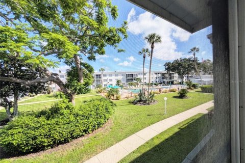 Condo in Bradenton, Florida, 2 bedrooms  № 2377836 - photo 29
