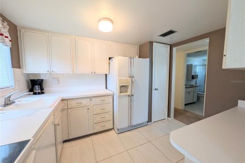 Condo in Bradenton, Florida, 2 bedrooms  № 2377836 - photo 4