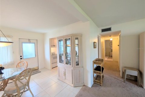 Condo in Bradenton, Florida, 2 bedrooms  № 2377836 - photo 6