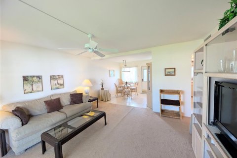 Condo in Bradenton, Florida, 2 bedrooms  № 2377836 - photo 10