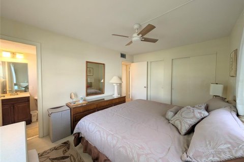 Condo in Bradenton, Florida, 2 bedrooms  № 2377836 - photo 24