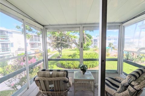 Condo in Bradenton, Florida, 2 bedrooms  № 2377836 - photo 27