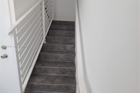 House in Miami Beach, Florida 3 bedrooms, 162.58 sq.m. № 2028374 - photo 2