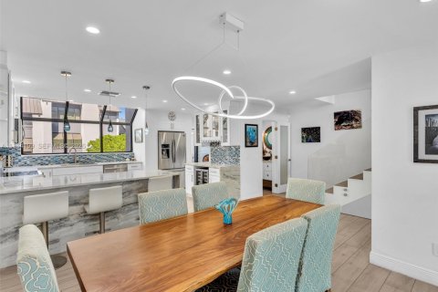 Copropriété à vendre à Fort Lauderdale, Floride: 2 chambres, 206.8 m2 № 2027173 - photo 12