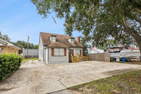 Commercial property in Eustis, Florida 171.68 sq.m. № 2289747 - photo 2