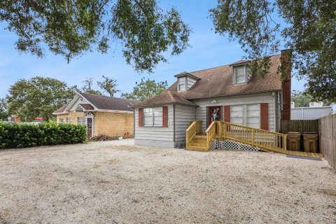 Commercial property in Eustis, Florida 171.68 sq.m. № 2289747