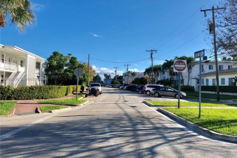 Condo in Miami Beach, Florida, 1 bedroom  № 2070872 - photo 22