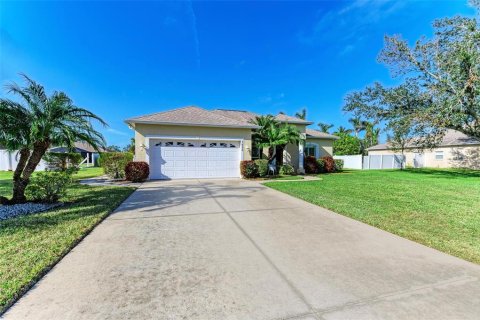 House in Palmetto, Florida 3 bedrooms, 146.41 sq.m. № 1593502 - photo 3