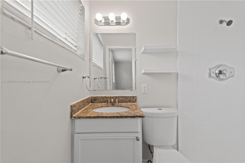 House in Margate, Florida 3 bedrooms, 125.23 sq.m. № 1784012 - photo 4