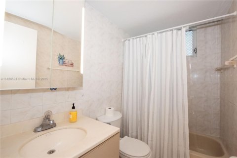 Condominio en alquiler en Miami Beach, Florida, 1 dormitorio, 65.03 m2 № 1811451 - foto 11