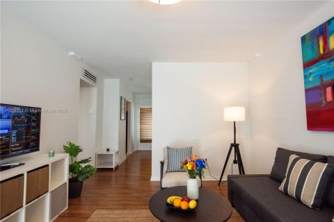 Condominio en alquiler en Miami Beach, Florida, 1 dormitorio, 65.03 m2 № 1811451 - foto 2