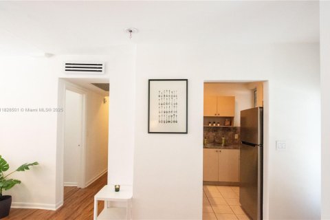 Condominio en alquiler en Miami Beach, Florida, 1 dormitorio, 65.03 m2 № 1811451 - foto 6