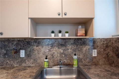 Condominio en alquiler en Miami Beach, Florida, 1 dormitorio, 65.03 m2 № 1811451 - foto 14