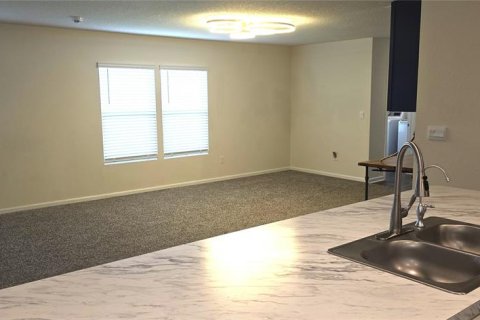 House in Bunnell, Florida 4 bedrooms, 199.46 sq.m. № 2232369 - photo 9