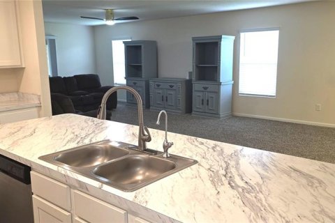 House in Bunnell, Florida 4 bedrooms, 199.46 sq.m. № 2232369 - photo 8