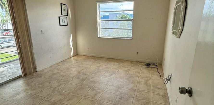 Condo in Delray Beach, Florida, 2 bedrooms  № 2392740