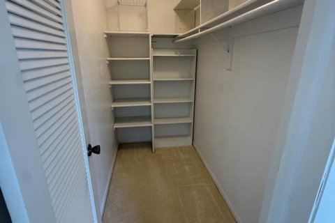 Condo in Delray Beach, Florida, 2 bedrooms  № 2392740 - photo 3