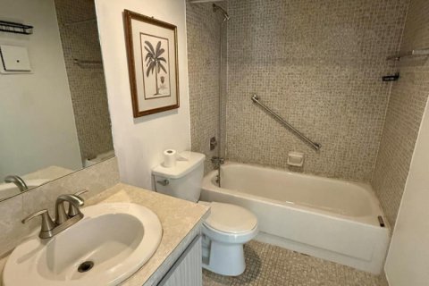 Condo in Delray Beach, Florida, 2 bedrooms  № 2392740 - photo 4