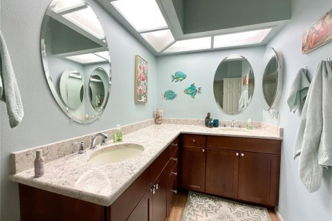 Condominio en venta en New Port Richey, Florida, 2 dormitorios, 124.49 m2 № 1679475 - foto 9
