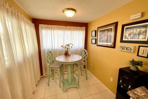 Condominio en venta en New Port Richey, Florida, 2 dormitorios, 124.49 m2 № 1679475 - foto 15